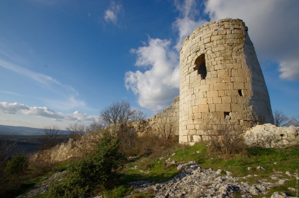 Сюйреньская крепость, башня-3.jpg